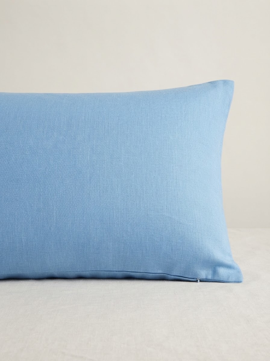 Funda celeste  para almohada pequeña